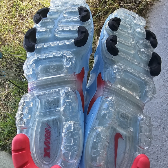 Athletic_Shoes